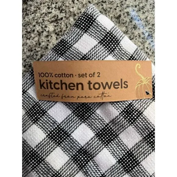 100% Cotton Black & White Check Hand Towels with Embroidered Pumpkins NWT - Picture 4 of 5